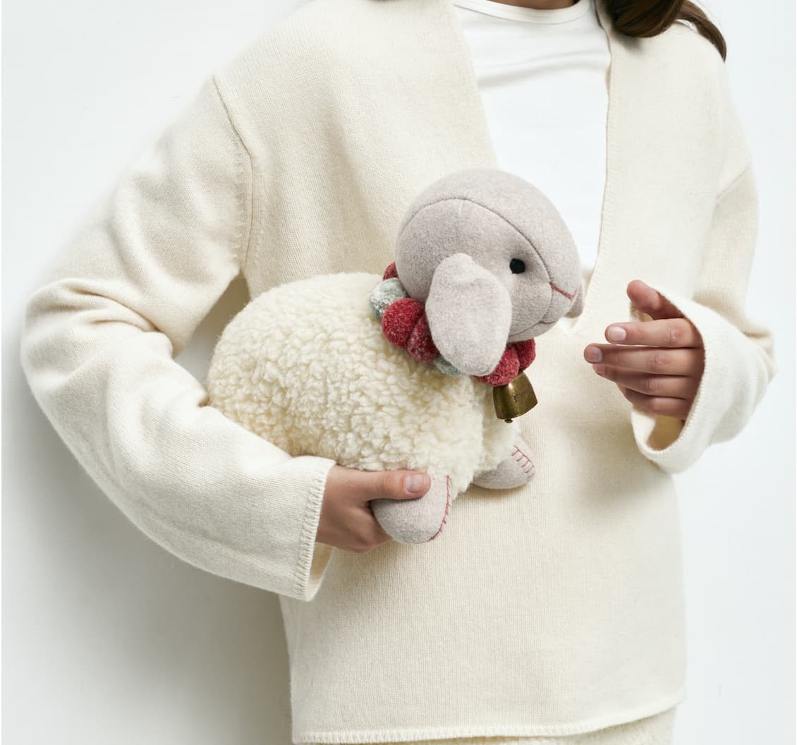 Large wool lamb -5